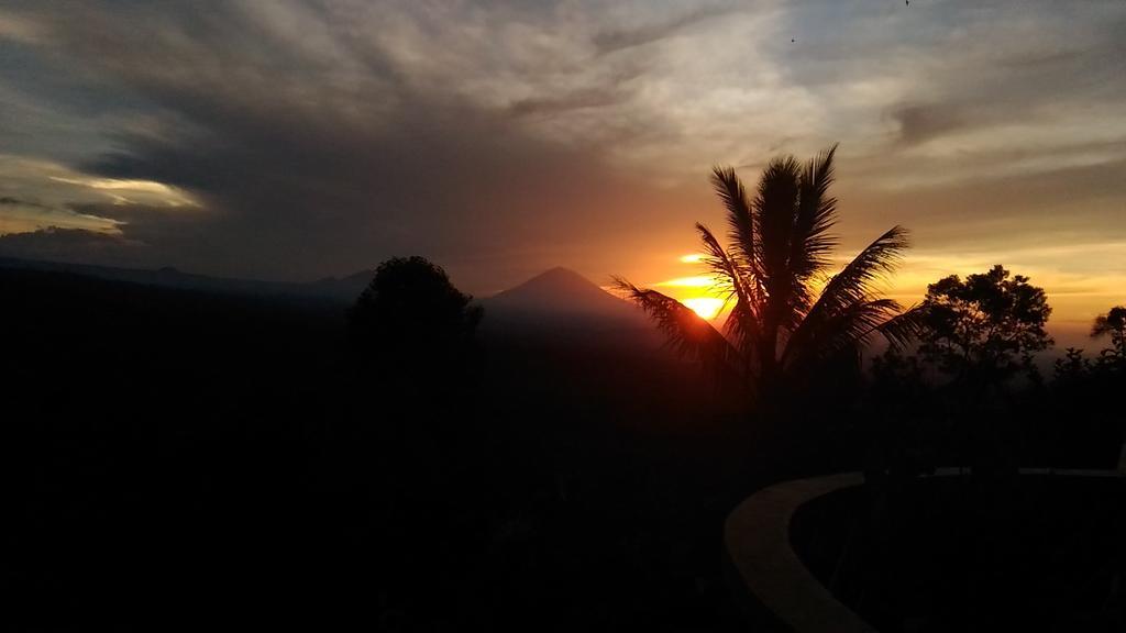 Dwan Tea Mountain Side Bed and Breakfast Jatiluwih Buitenkant foto
